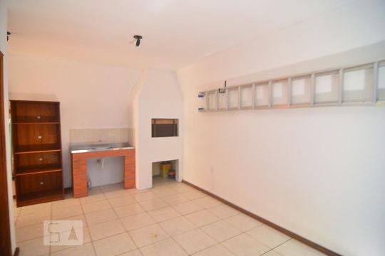Garagem de casa à venda com 2 quartos, 300m² em Estância Velha, Canoas