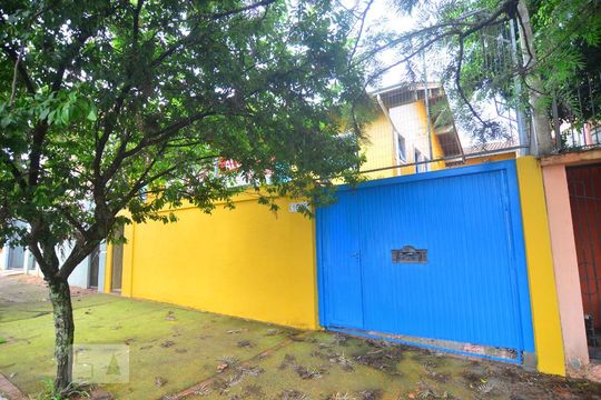 Fachada de casa à venda com 2 quartos, 300m² em Estância Velha, Canoas