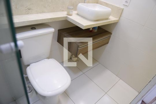 Banheiro Social de apartamento para alugar com 2 quartos, 49m² em Vila Pirituba, São Paulo