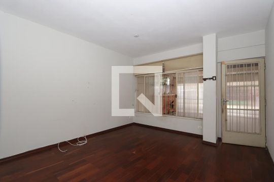 Casa à venda com 3 quartos, 250m² em Vila Mariana, São Paulo