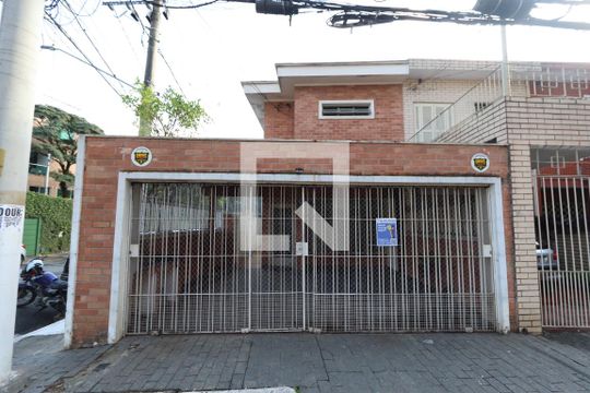 Fachada de casa à venda com 3 quartos, 250m² em Vila Mariana, São Paulo