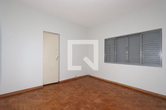 Suíte de casa à venda com 3 quartos, 250m² em Vila Mariana, São Paulo
