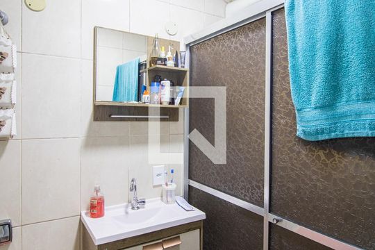 Banheiro da Suíte de casa à venda com 3 quartos, 250m² em Vila Nilo, São Paulo