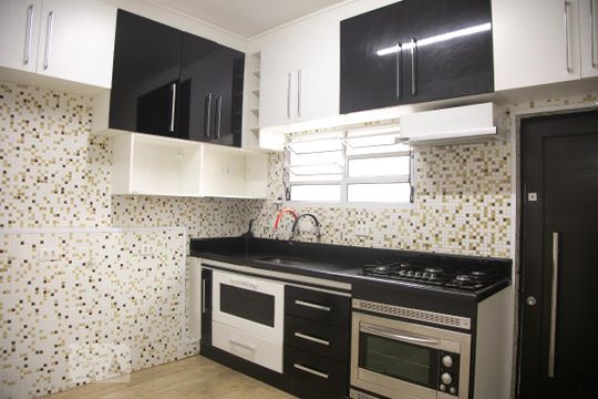 Cozinha - Armários de casa à venda com 4 quartos, 300m² em Vila Carmosina, São Paulo