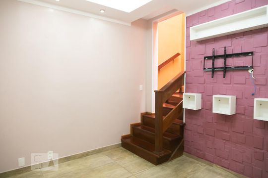 Casa à venda com 4 quartos, 300m² em Vila Carmosina, São Paulo