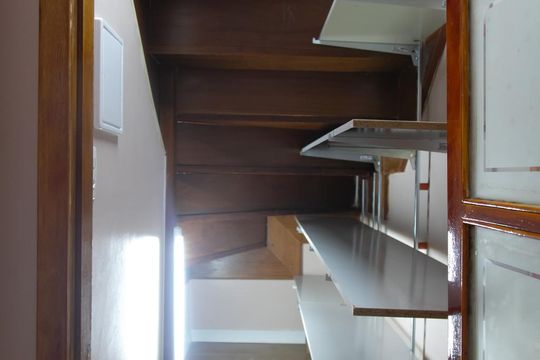Dispensa de casa à venda com 4 quartos, 300m² em Vila Carmosina, São Paulo