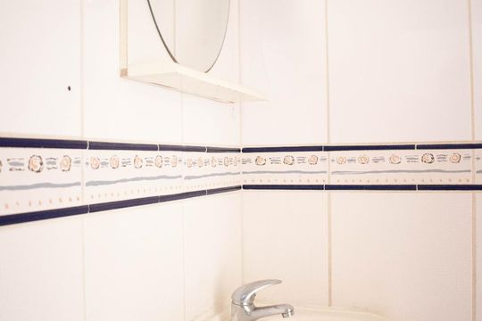 Banheiro de apartamento à venda com 2 quartos, 61m² em Nonoai, Porto Alegre