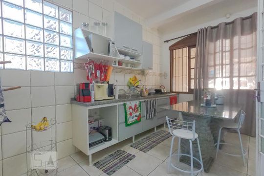 Cozinha de casa para alugar com 6 quartos, 500m² em Jardim Carvalho, Porto Alegre