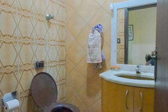 Lavabo de casa para alugar com 6 quartos, 500m² em Jardim Carvalho, Porto Alegre