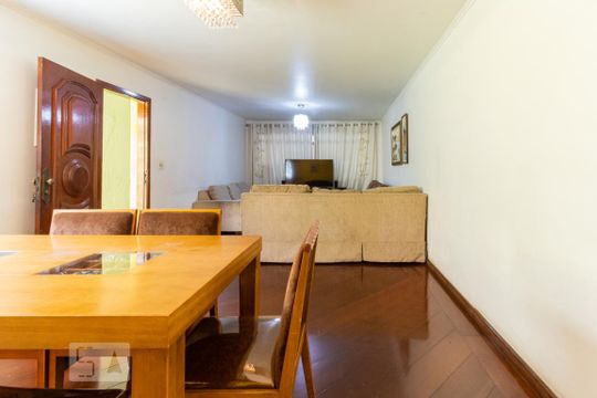 Sala de casa à venda com 3 quartos, 180m² em Vila Arriete, São Paulo