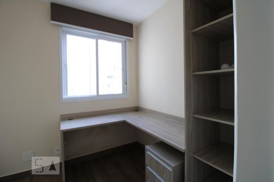 Quarto 2  de apartamento para alugar com 2 quartos, 60m² em Vila Anastácio, São Paulo