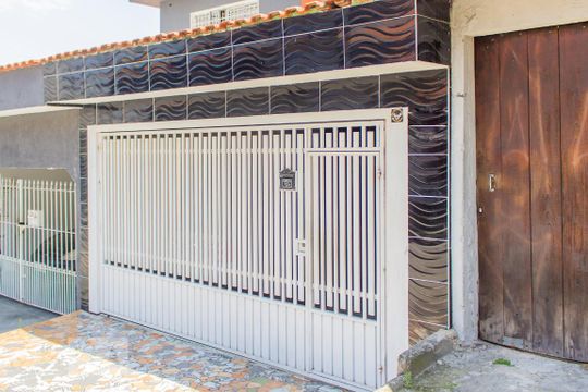 Fachada de casa à venda com 4 quartos, 188m² em Parque Capuava, Santo André