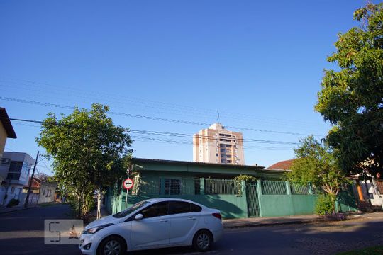 Fachada de casa à venda com 5 quartos, 340m² em Jardim Itu Sabará, Porto Alegre