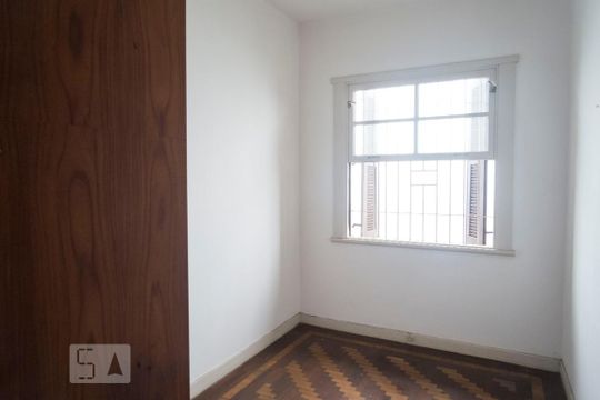 Quarto 1 de casa à venda com 4 quartos, 210m² em Medianeira, Porto Alegre