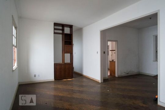 Sala de casa à venda com 4 quartos, 210m² em Medianeira, Porto Alegre
