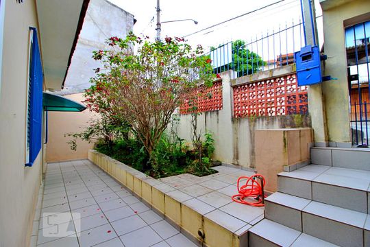 Quintal de casa à venda com 3 quartos, 540m² em Parque João Ramalho, Santo André
