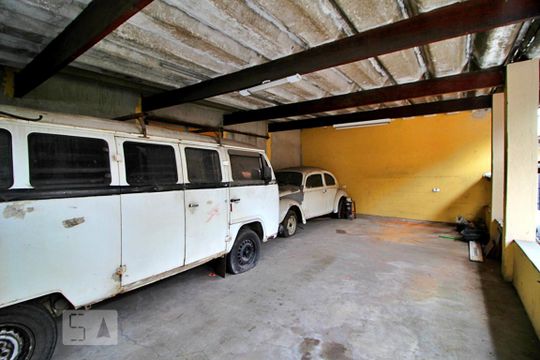Garagem de casa à venda com 3 quartos, 540m² em Parque João Ramalho, Santo André