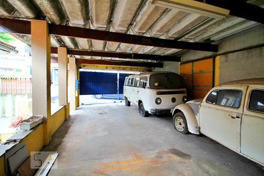 Garagem de casa à venda com 3 quartos, 540m² em Parque João Ramalho, Santo André