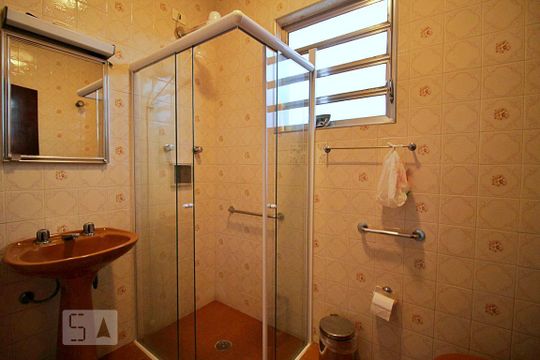 Banheiro de casa à venda com 3 quartos, 540m² em Parque João Ramalho, Santo André