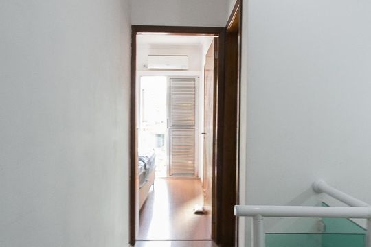 Corredor de casa de condomínio para alugar com 3 quartos, 110m² em Vila Moreira, São Paulo