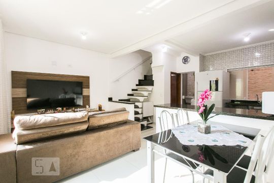 Casa de Condomínio para alugar com 3 quartos, 110m² em Vila Moreira, São Paulo
