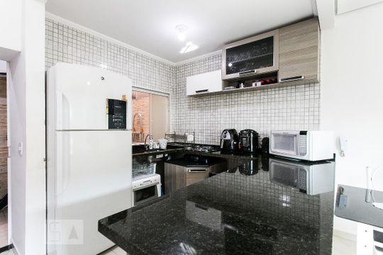 Cozinha de casa de condomínio para alugar com 3 quartos, 110m² em Vila Moreira, São Paulo