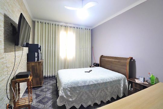 Quarto 1 de casa à venda com 2 quartos, 216m² em Jardim das Maravilhas, Santo André