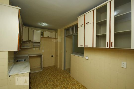 Cozinha de apartamento para alugar com 3 quartos, 113m² em Laranjeiras, Rio de Janeiro