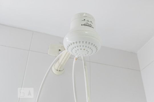 Chuveiro de apartamento para alugar com 2 quartos, 100m² em Cerqueira César, São Paulo