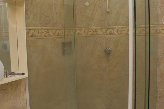 Banheiro de apartamento à venda com 1 quarto, 42m² em Pilares, Rio de Janeiro
