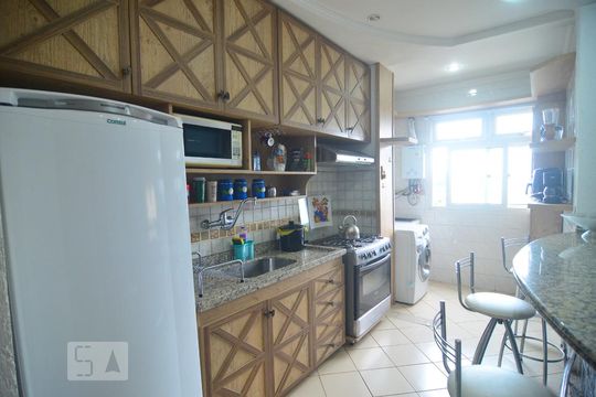 Cozinha de apartamento para alugar com 2 quartos, 74m² em Marechal Rondon, Canoas