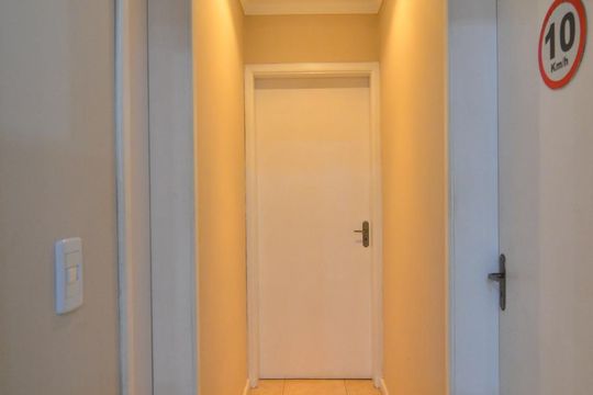 Corredor de apartamento para alugar com 2 quartos, 74m² em Marechal Rondon, Canoas