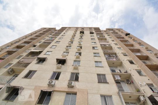 Fachada do bloco de apartamento à venda com 2 quartos, 50m² em Parada de Lucas, Rio de Janeiro