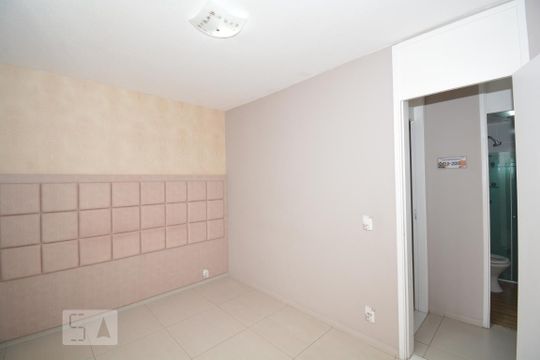 Quarto 1 de apartamento à venda com 2 quartos, 50m² em Parada de Lucas, Rio de Janeiro