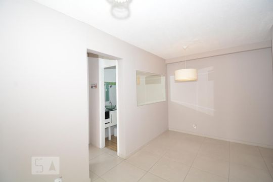 Sala de apartamento à venda com 2 quartos, 50m² em Parada de Lucas, Rio de Janeiro