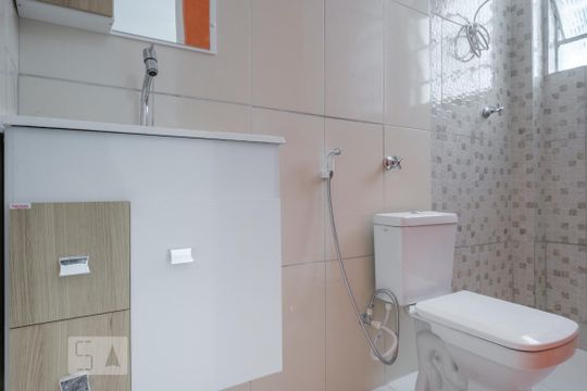 Banheiro de apartamento para alugar com 1 quarto, 29m² em Água Branca, São Paulo