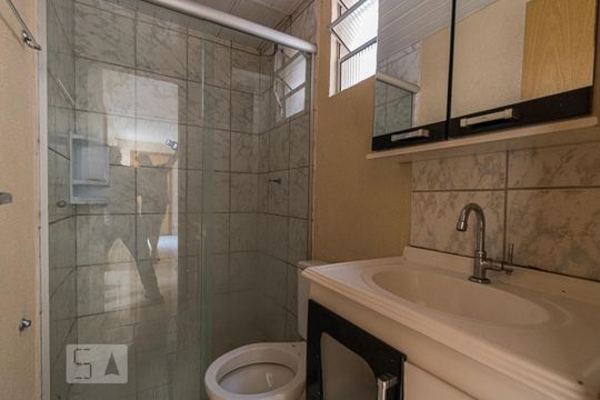 Banheiro de apartamento à venda com 2 quartos, 38m² em Jardim Dona Leopoldina, Porto Alegre