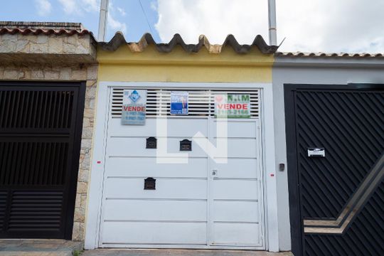 Fachada de casa à venda com 3 quartos, 106m² em Santa Terezinha, São Bernardo do Campo