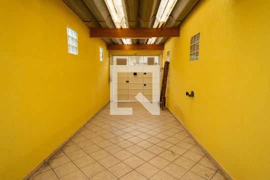 Garagem de casa à venda com 3 quartos, 106m² em Santa Terezinha, São Bernardo do Campo