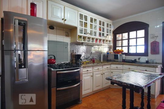 Cozinha de casa à venda com 3 quartos, 237m² em Sarandi, Porto Alegre