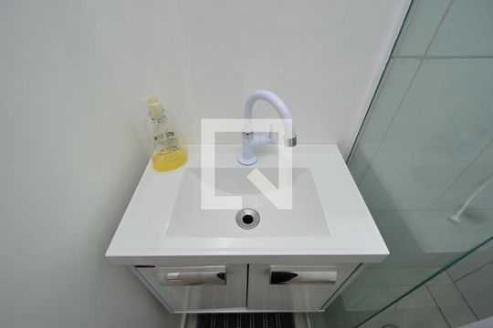 Banheiro de kitnet/studio para alugar com 1 quarto, 20m² em Saúde, São Paulo