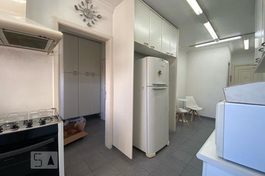 Cozinha de apartamento à venda com 3 quartos, 173m² em Vila Andrade, São Paulo
