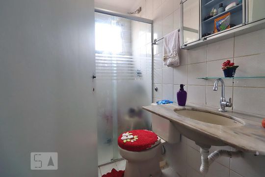 Banheiro de apartamento à venda com 2 quartos, 69m² em Vila Valparaiso, Santo André