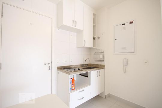 Cozinha de apartamento para alugar com 1 quarto, 52m² em Vila Dom Pedro I, São Paulo
