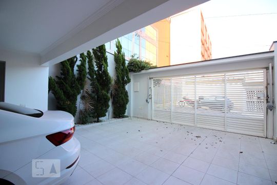 Garagem de casa para alugar com 3 quartos, 340m² em Anchieta, São Bernardo do Campo