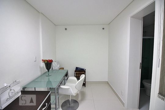 Escritório de casa para alugar com 3 quartos, 340m² em Anchieta, São Bernardo do Campo