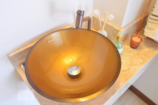 Casa 1 - Lavabo de casa para alugar com 4 quartos, 328m² em Igara, Canoas