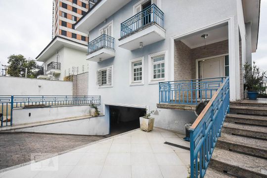Fachada de casa para alugar com 5 quartos, 350m² em Jardim Londrina, São Paulo