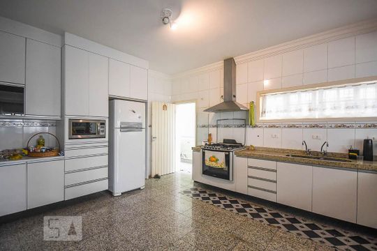 Cozinha de casa para alugar com 5 quartos, 350m² em Jardim Londrina, São Paulo