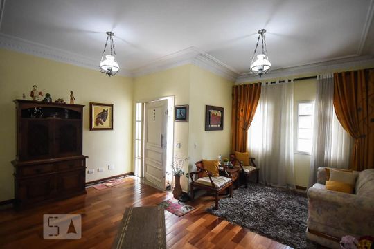 Casa para alugar com 5 quartos, 350m² em Jardim Londrina, São Paulo
